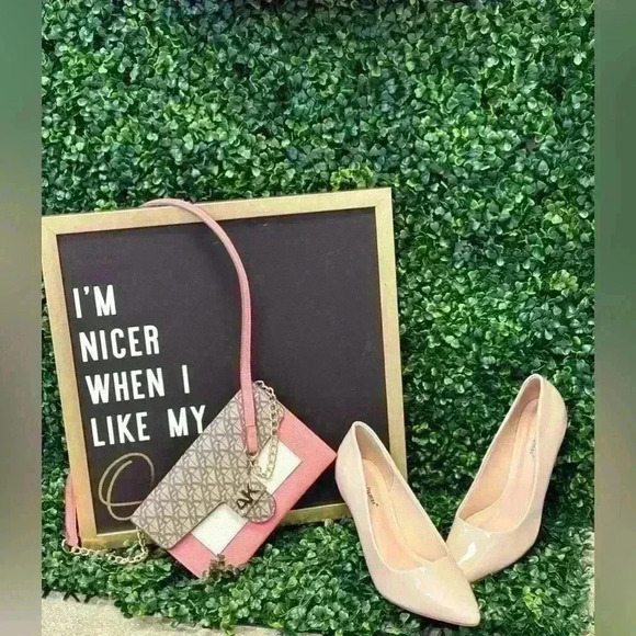 ANNE KLEIN COLLAR KNEE-LENGTH
DRESSES. Size 10 - Picture 4 of 4